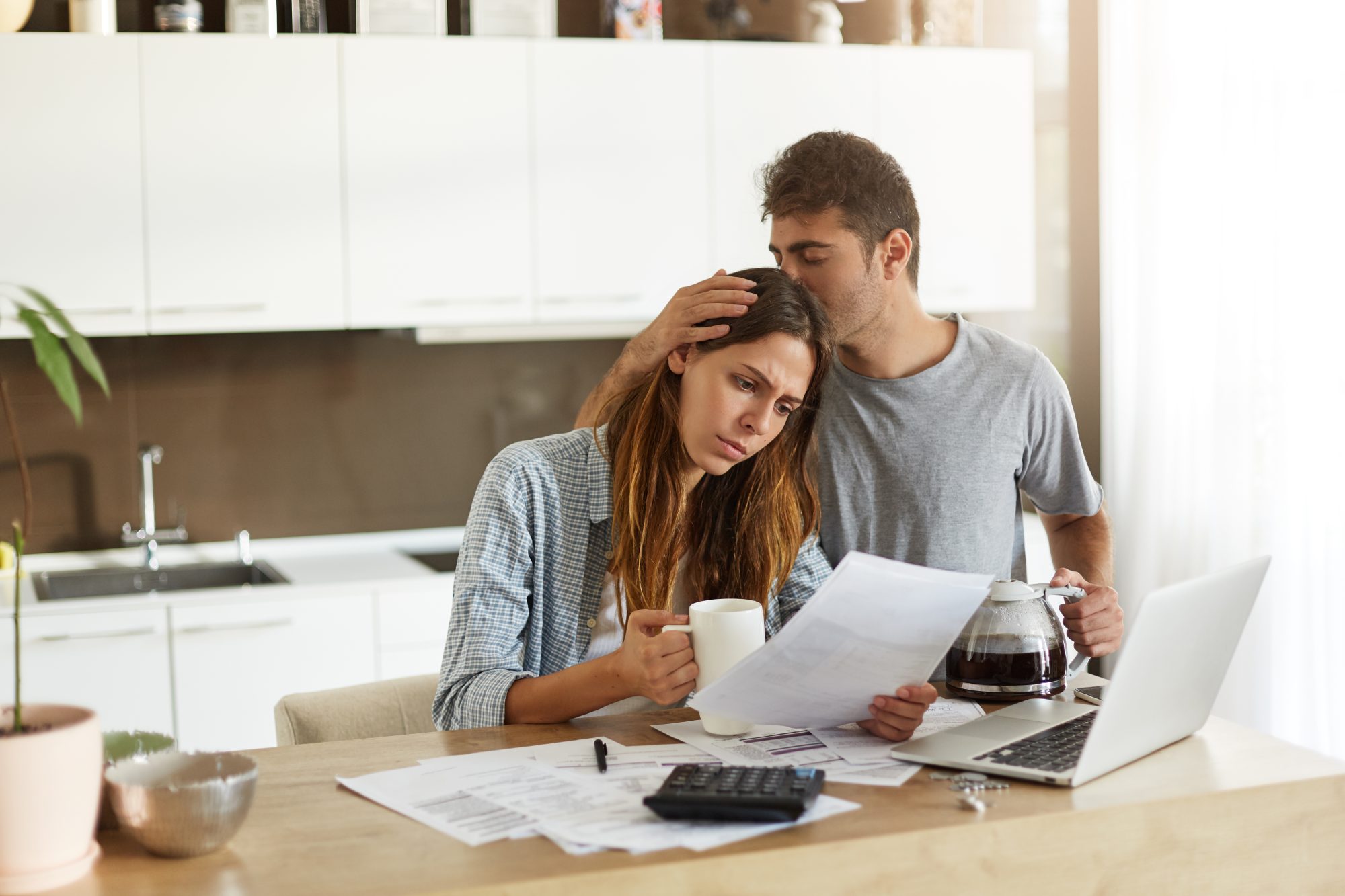 Bankruptcy Warning Signs: Identifying Early Indicators of Financial Distress