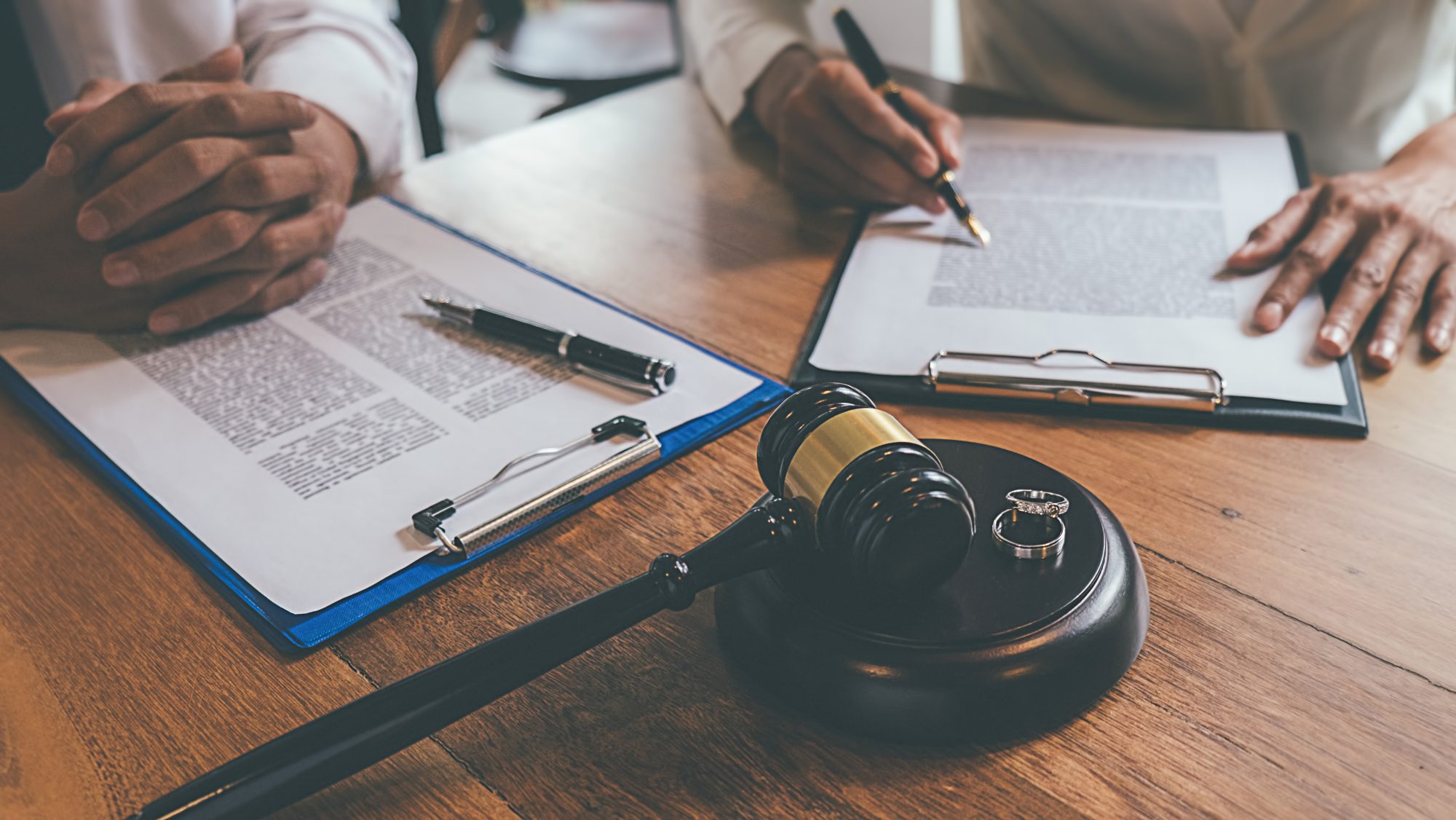 How to Choose the Right Divorce Attorney
